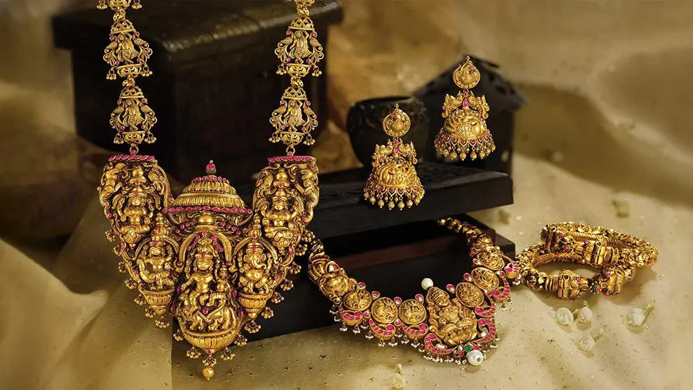 Celebrate Cultural Heritage with Handcrafted Necklace Designs